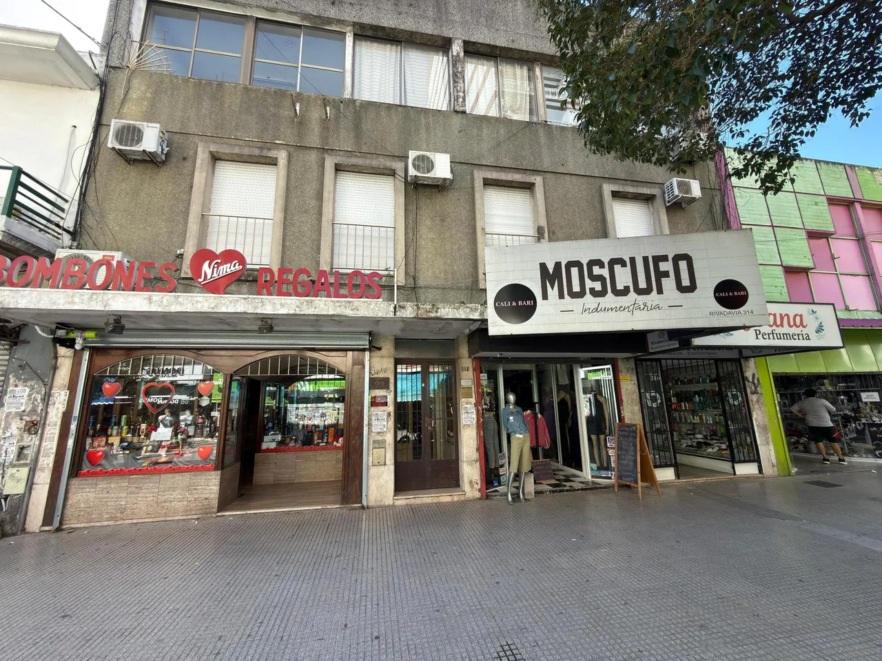 Local Comercial en Rivadavia al 300