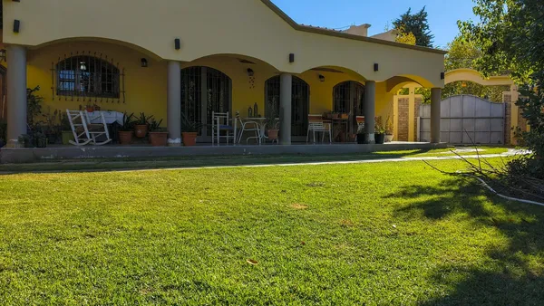 Casa en SARGENTO CABRAL al 500