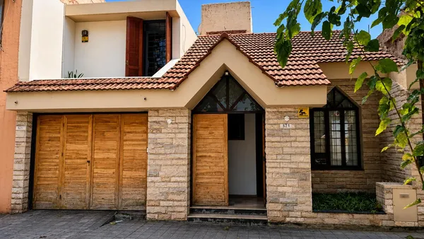 Casa en JOAQUIN V. GONZALEZ al 529