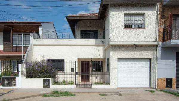 Casa en Mariano Moreno al 5900