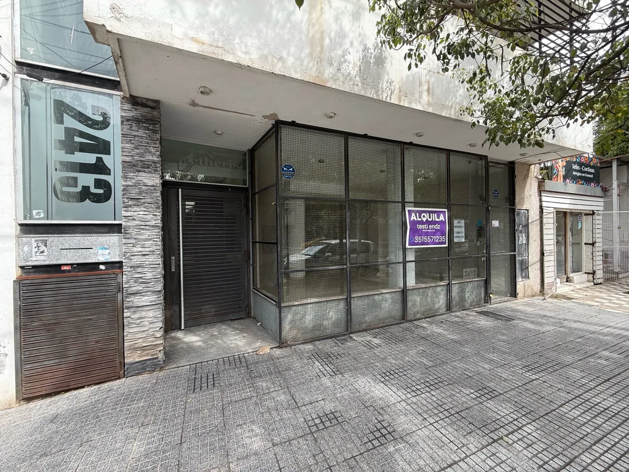 Local Comercial en Duarte Quirós al 2400