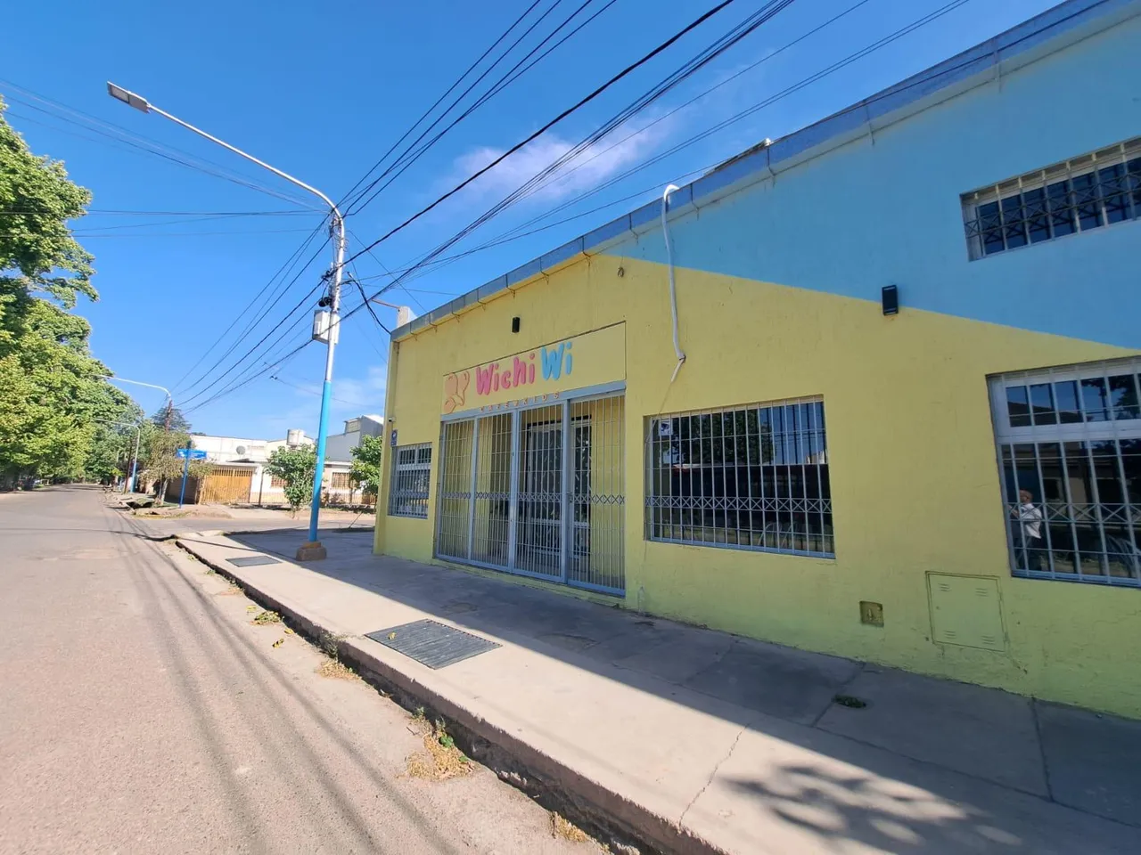 Local Comercial en CARRIL SARMIENTO al 1500
