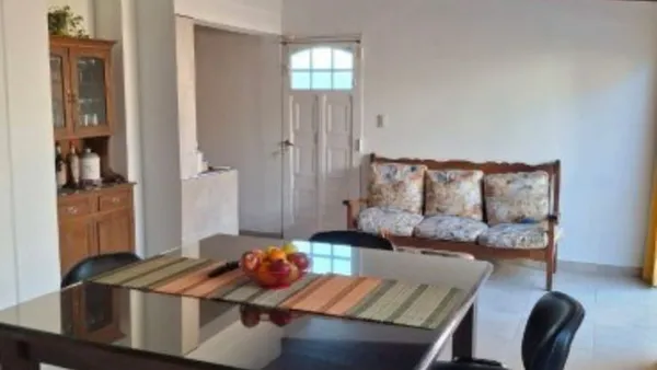 Casa en Plotiier Dr Maza 1200 Esquina Milstein l Amoblada