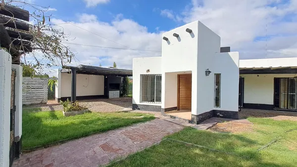 Casa en Tirasso al 4300 - B° privado Alto Portal El Sauce