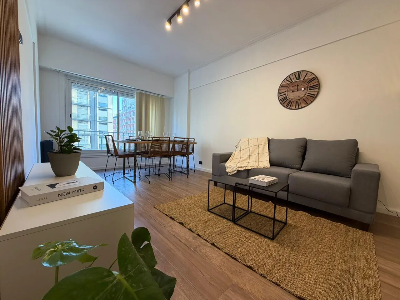 Departamento en COLON al 1600