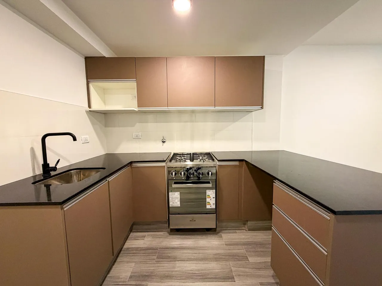 Departamento en Juan Manuel de Rosas al 1400