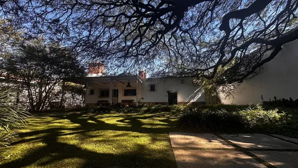 Casa en Eduardo Branly al 5900