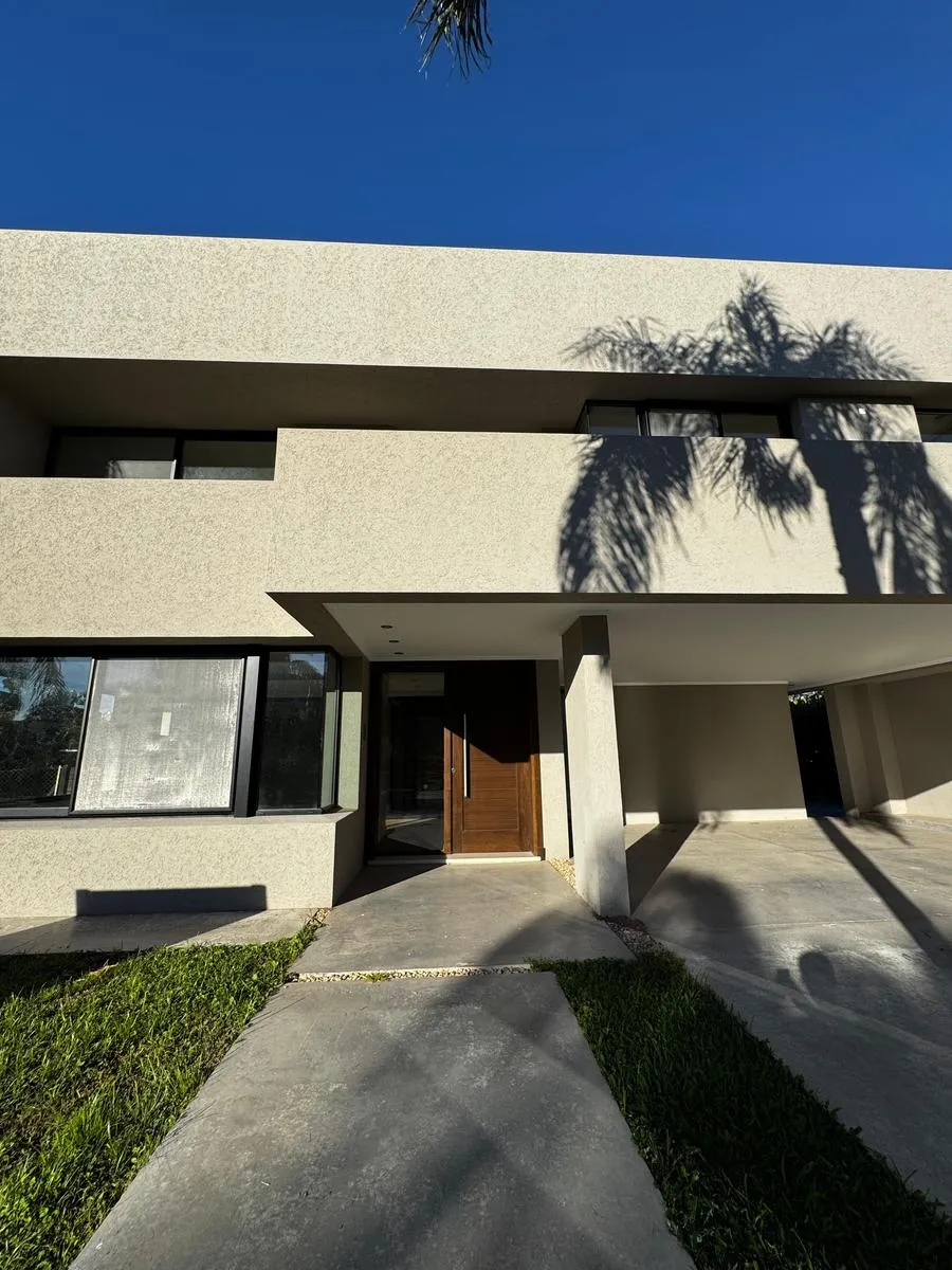 Casa en Av. Fuerza Aérea al 3100