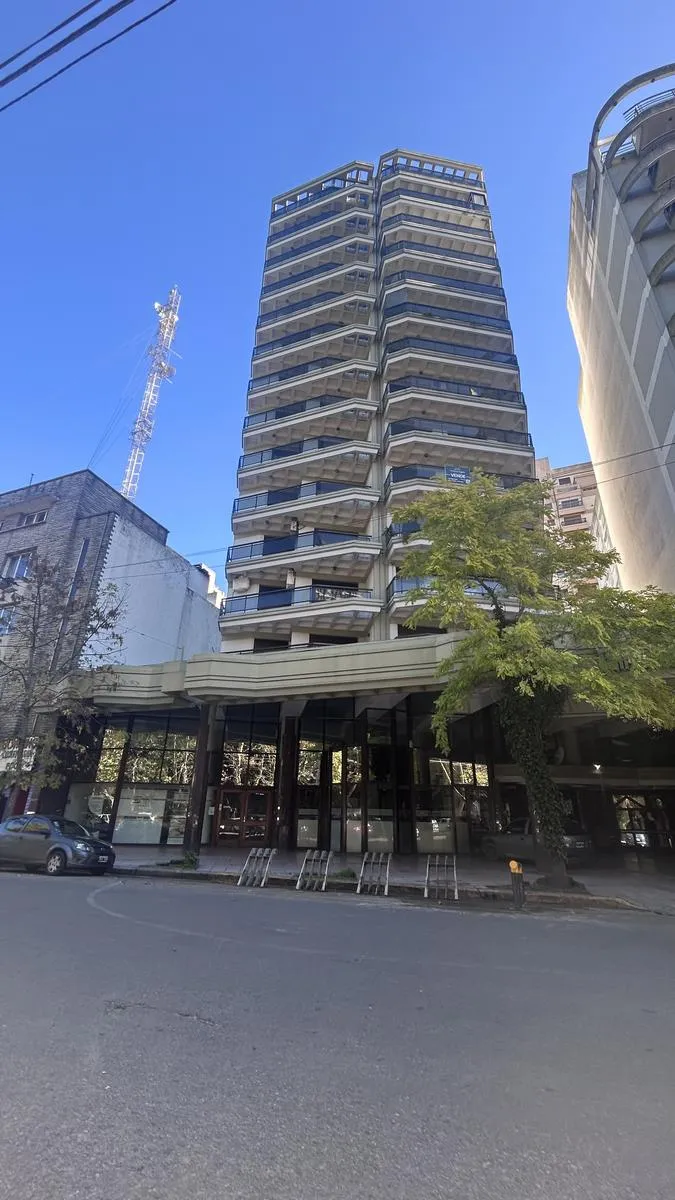 Departamento en Hipólito Yrigoyen al 1500