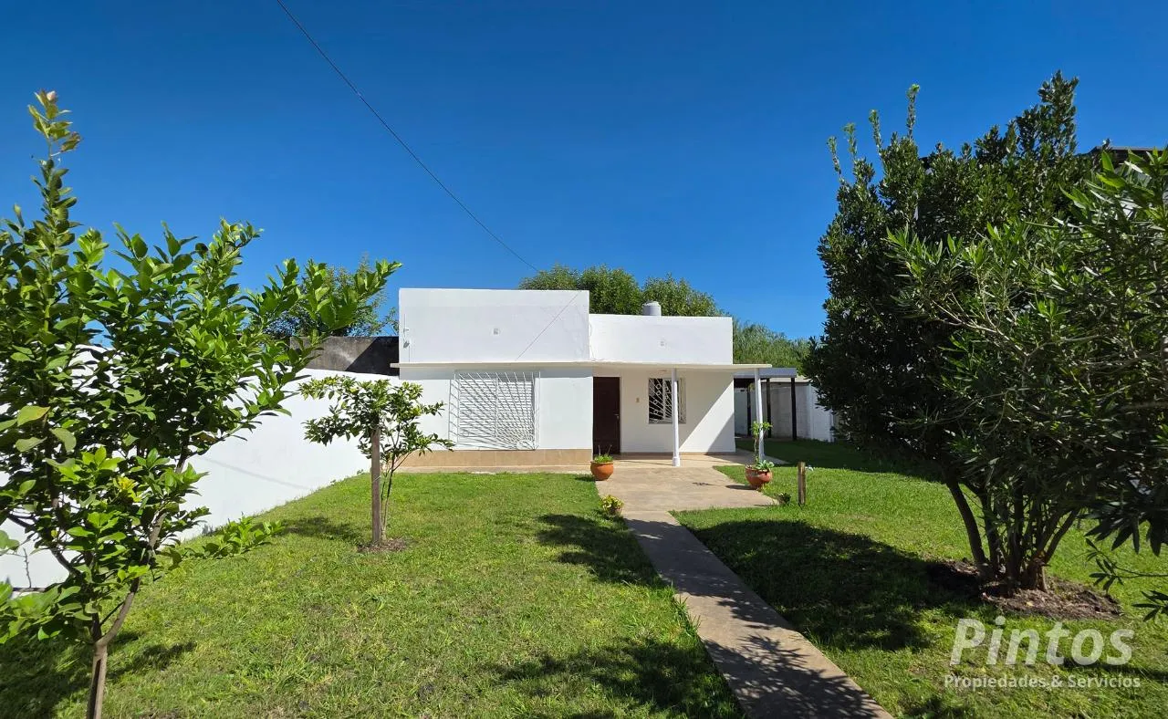 Casa en Sourigues (entre Alvear y 9 de Julio)