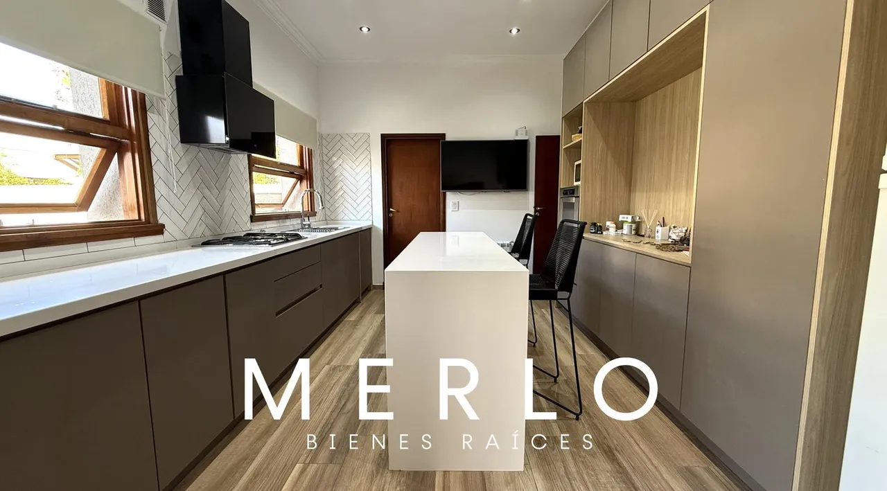 Casa en bartolome mitre al 800