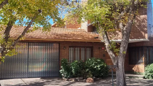 Casa en ALFARO AL 2000 Bº STA. AGELA GODOY CRUZ