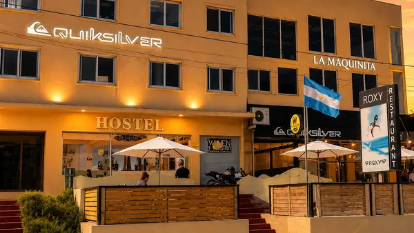 Local Comercial en ALQUILER HOSTEL Y BAR - Frente al balneario Marbella - OPORTUNIDAD!