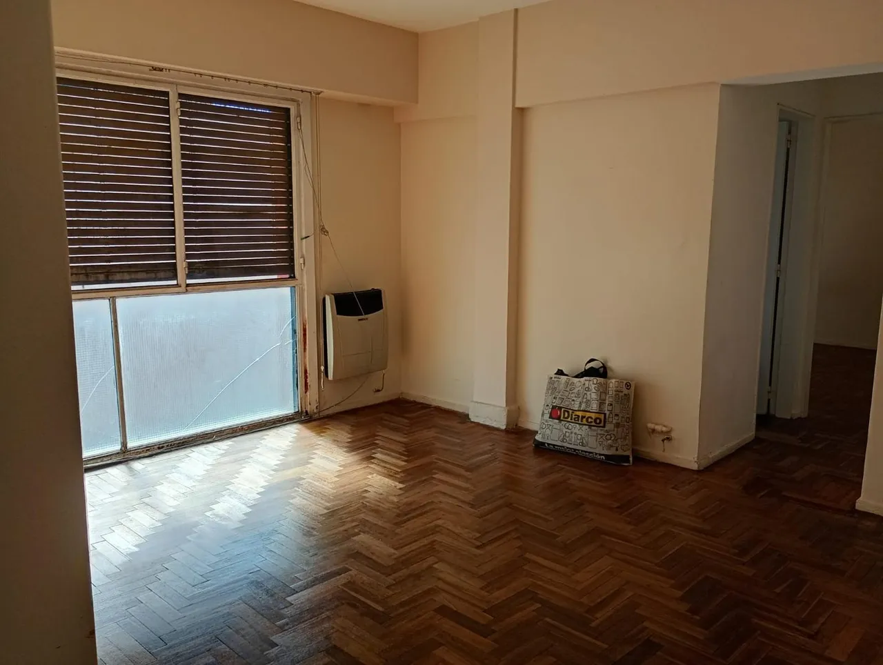 Departamento en Pres. José Evaristo Uriburu al 600