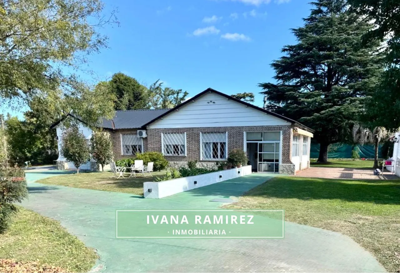 Casa en Luis Gogna al 800