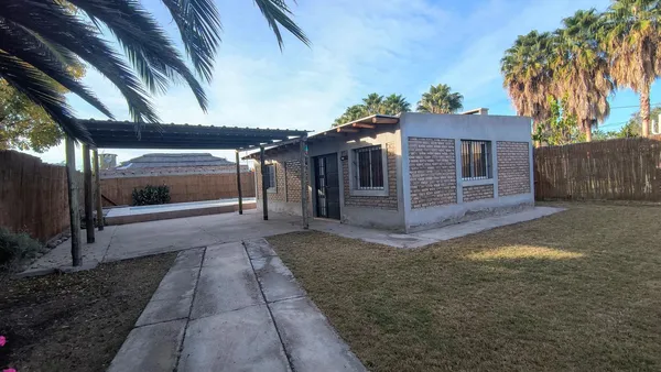 Casa en Barrio Privado Rosa Mosqueta, La Primavera