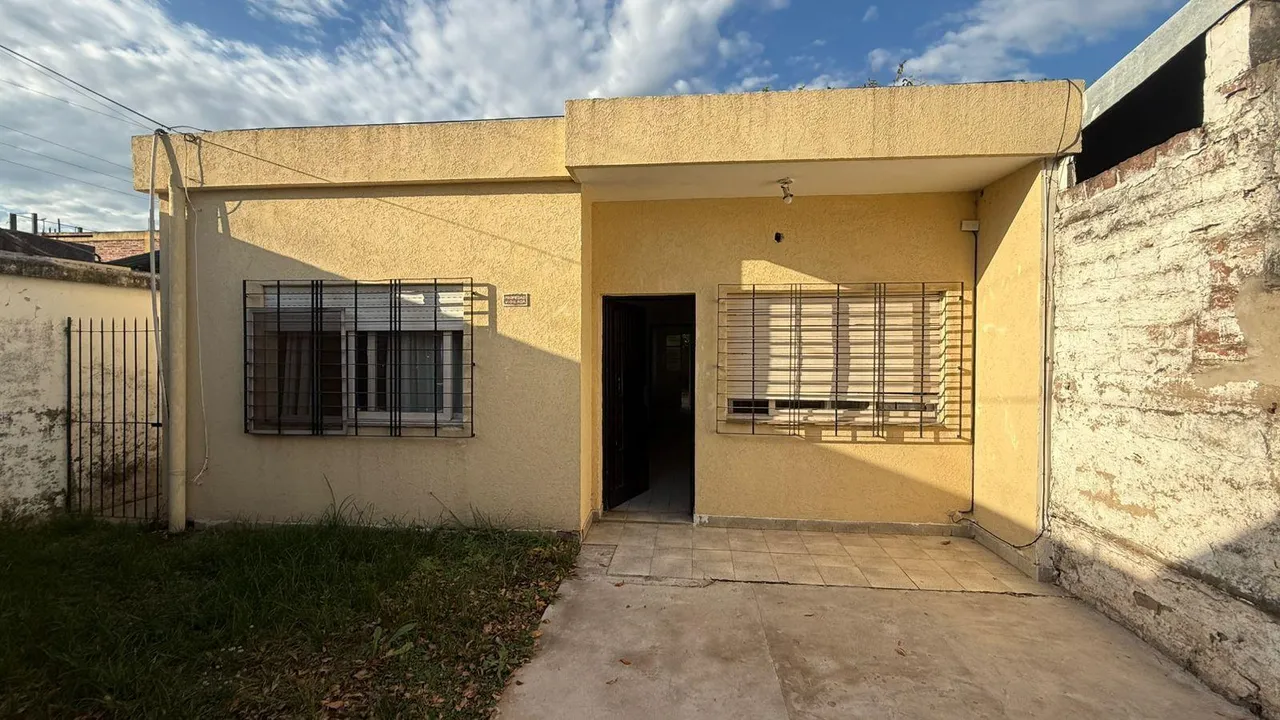 Casa en Rivadavia al 900