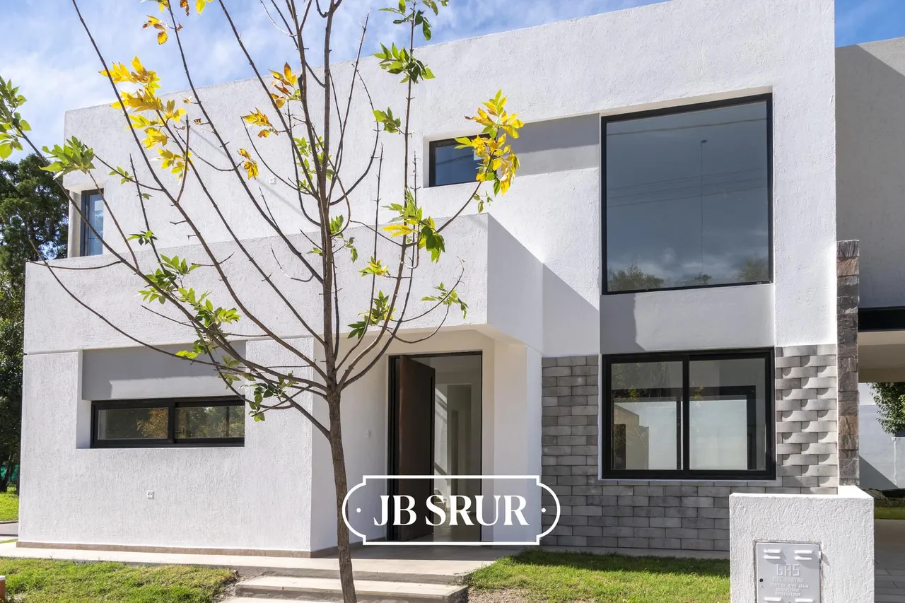 Casa en JARDIN DE LAS TEJAS