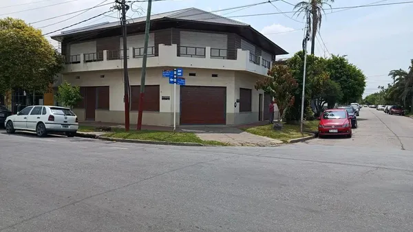 Local Comercial en Avenida Presidente Bernardino Rivadavia e/ Manuel Maza y Coronel Warnes