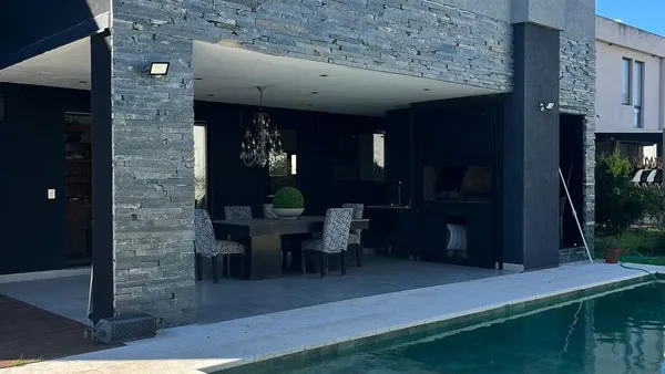 Casa en R. Caamaño al 1100
