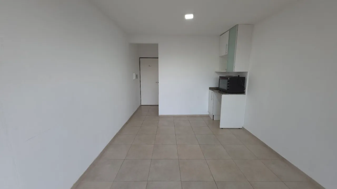 Departamento en Juan B. Justo al 1300. 01-02.