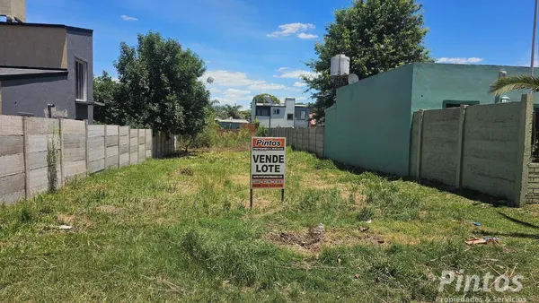 Terreno en Alberdi (e/ Antón y Buenos Aires)