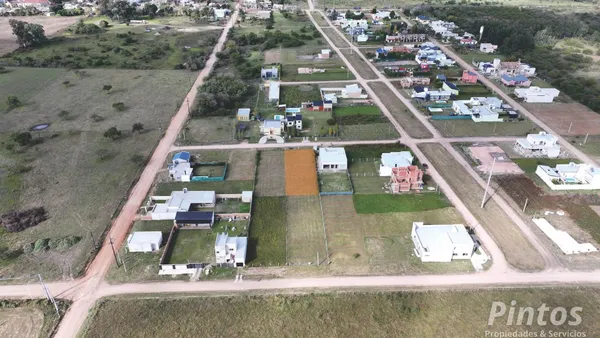 Terreno en Constitución e/ Sourigues y Pellenc)