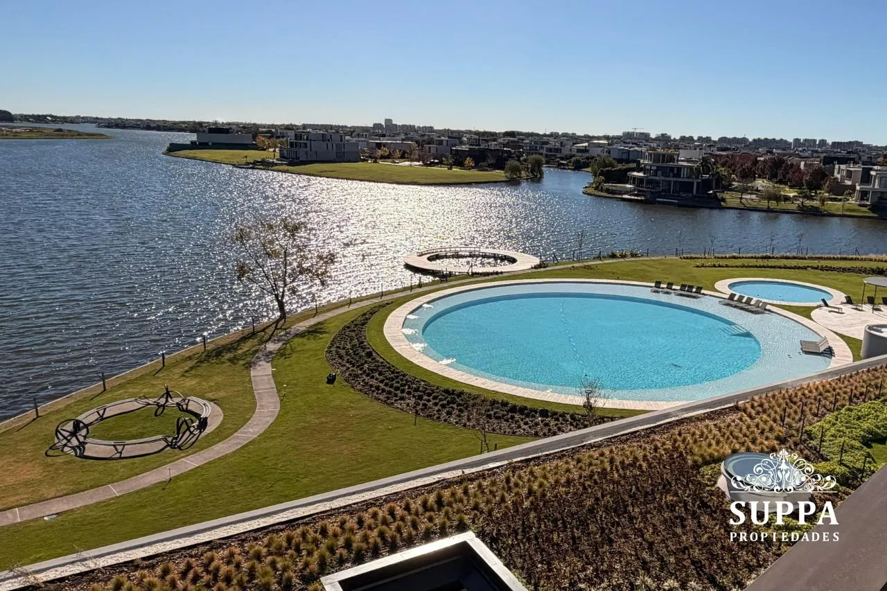 Departamento en Av del Golf al 4400