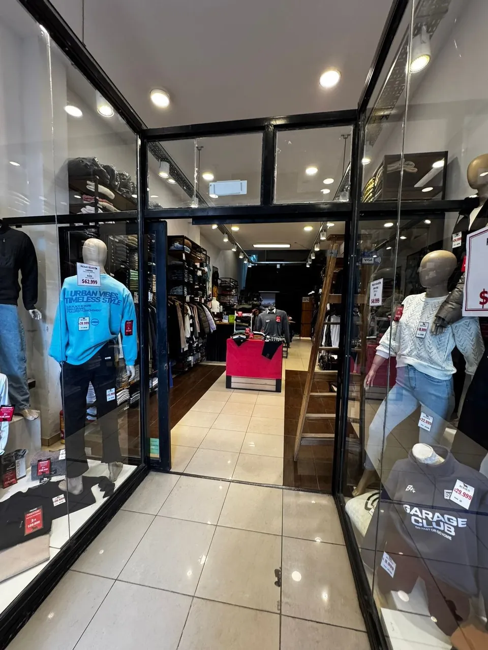 Local Comercial en 8 e/ 46 y 47