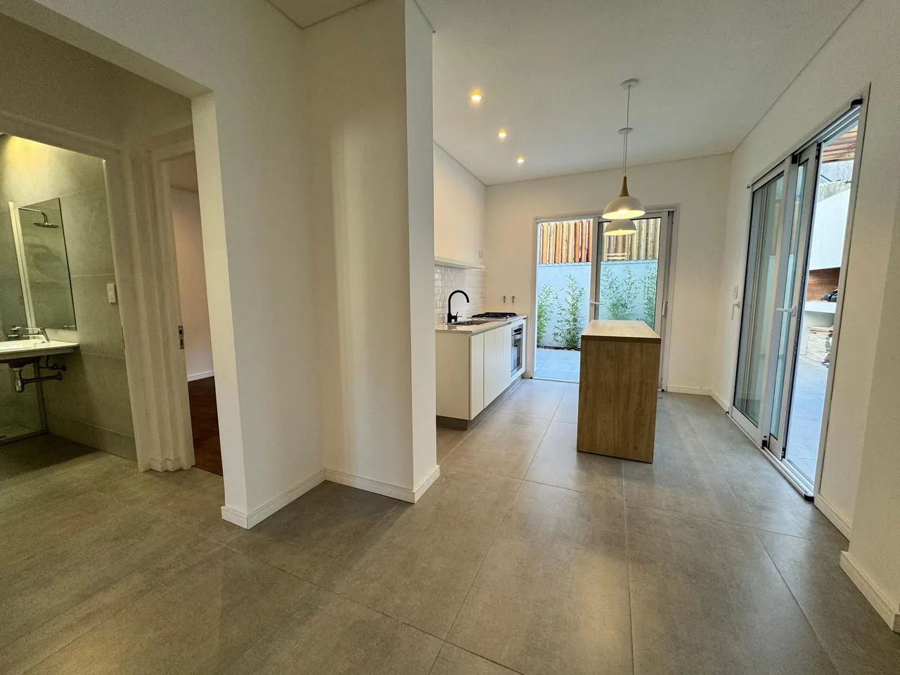 Casa en Leguizamon al 900