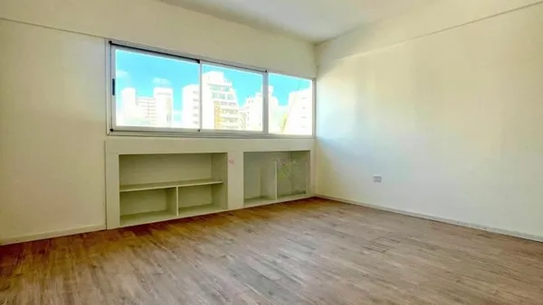 Oficina en 47 entre 11 y 12 al 800