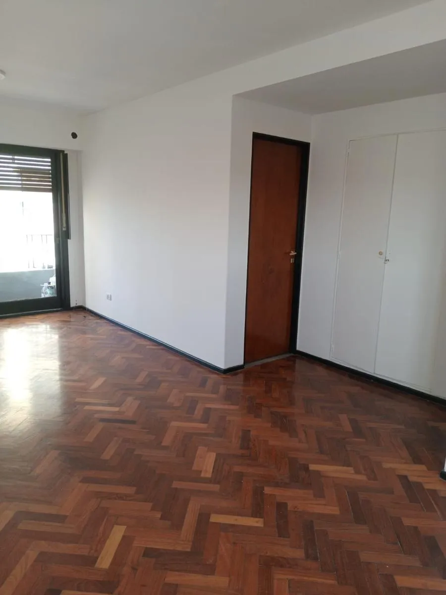 Departamento en Av Maipu al 1800