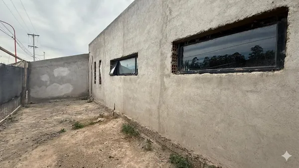 Casa en 9 de mayo y los tamariscos al 400