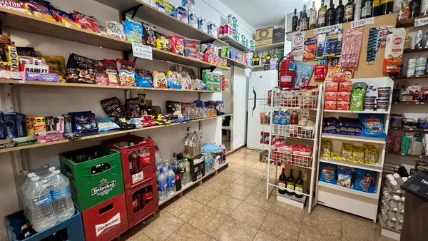 Local Comercial en Pasaje Conde al 600
