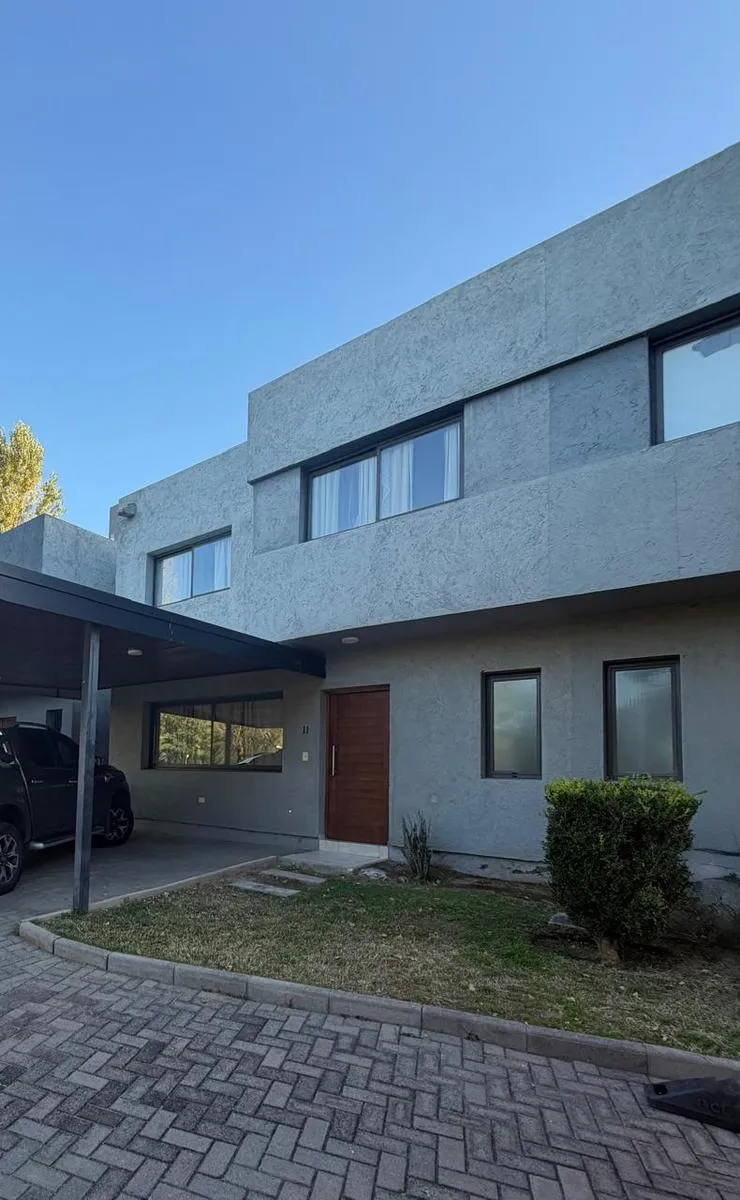 Casa en Duplex en Venta 3 dormitorios en Las Moras - Valle Escondido