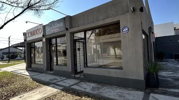 Local Comercial en Mariano Moreno al 500