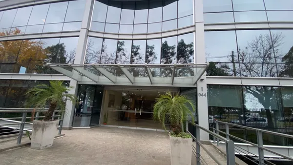 Oficina en Dardo Rocha al 900