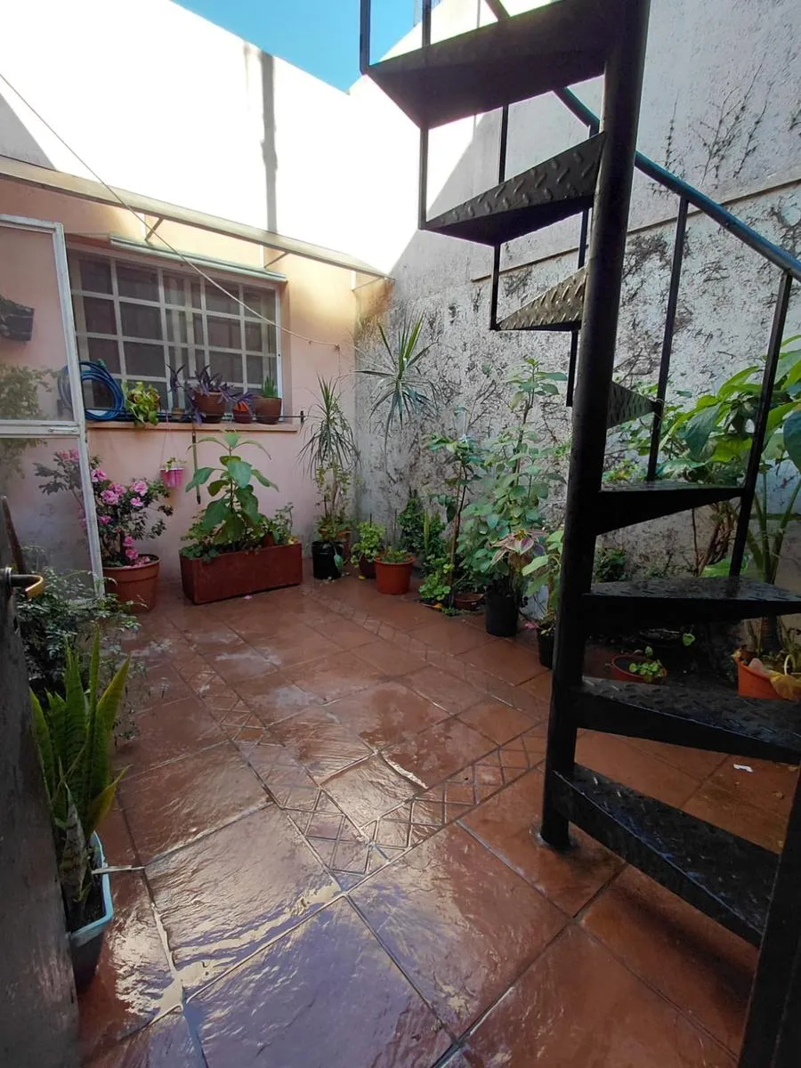 Departamento en Quintino Bocayuva al 1700