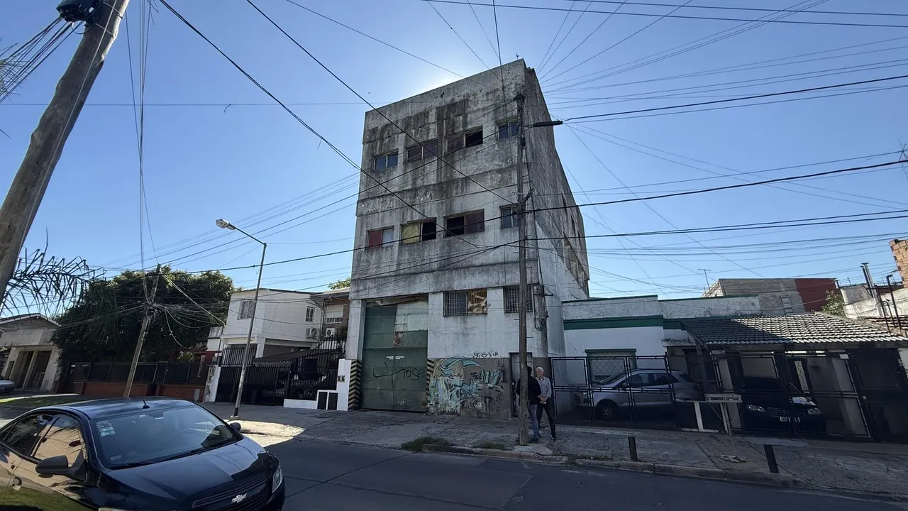 Galpon en Canese al 3500