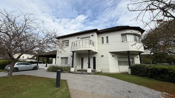 Casa en Kentucky Club de Campo