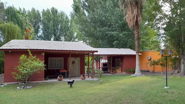 Casa en Nicolas Serpa y Mitre Rodeo del Medio Maipu