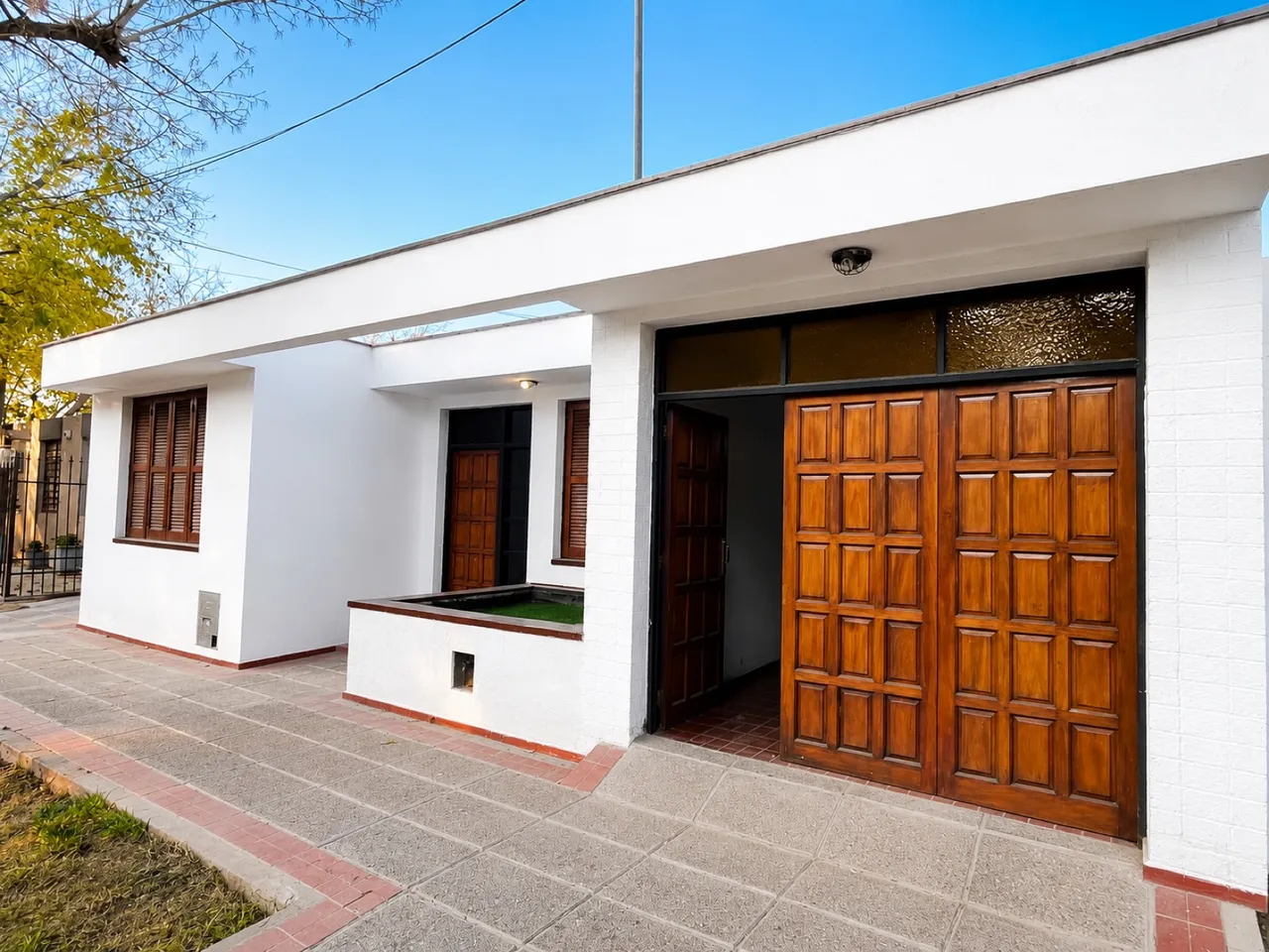 Casa en B° Ujemvi, Las acacias 493