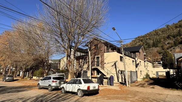 Departamento en Rivadavia con patio