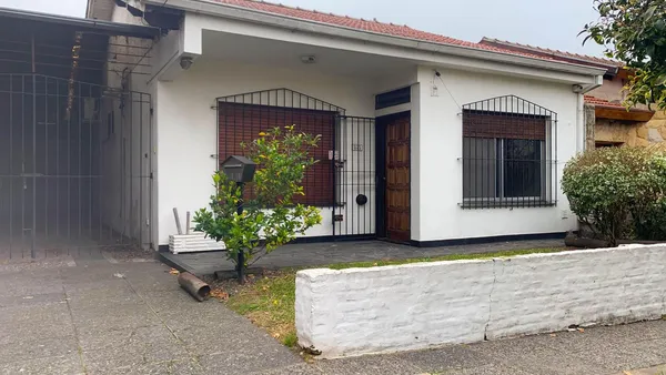 Casa en Beethoven al 1200