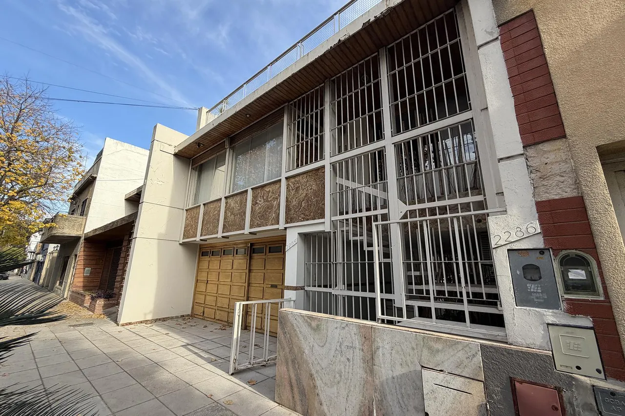 Casa en Llavallol al 2200