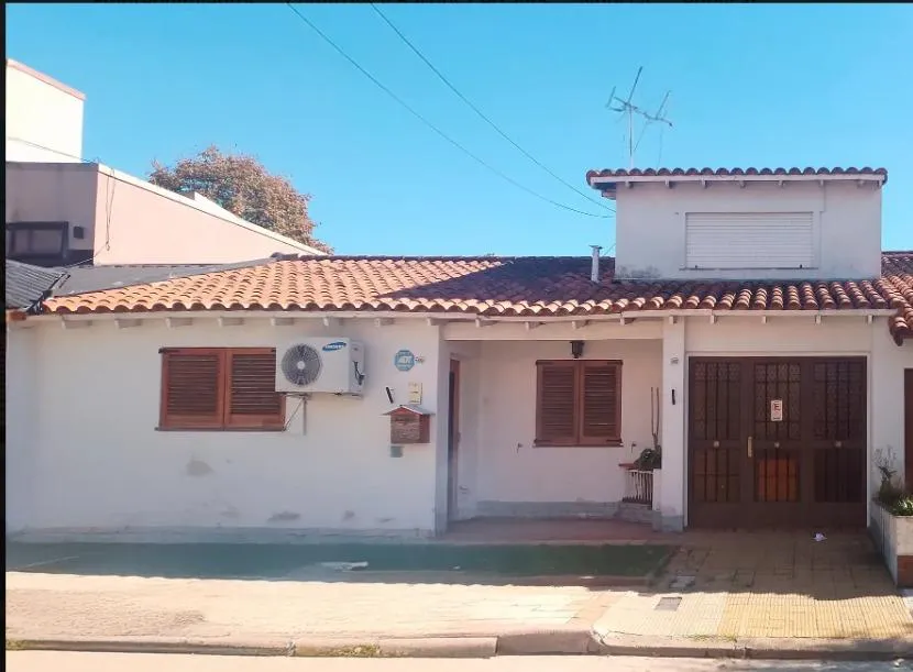 Casa en 20 de febrero al 5600