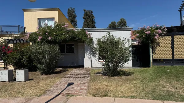 Casa en Punta del Lago -Casa 6 - B°El Torreón - Luzuriaga- Maipu
