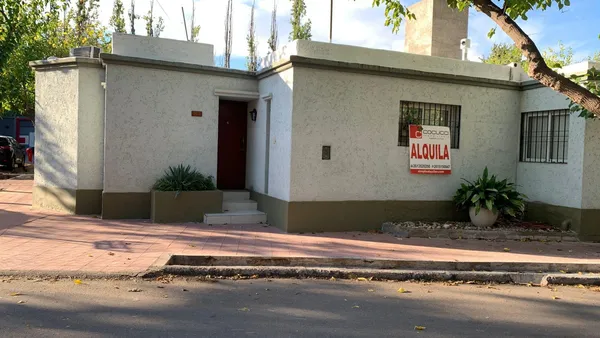 Casa en Cornelio Saavedra 101, Bº Armani.- Carrodilla, Lujan de Cuyo