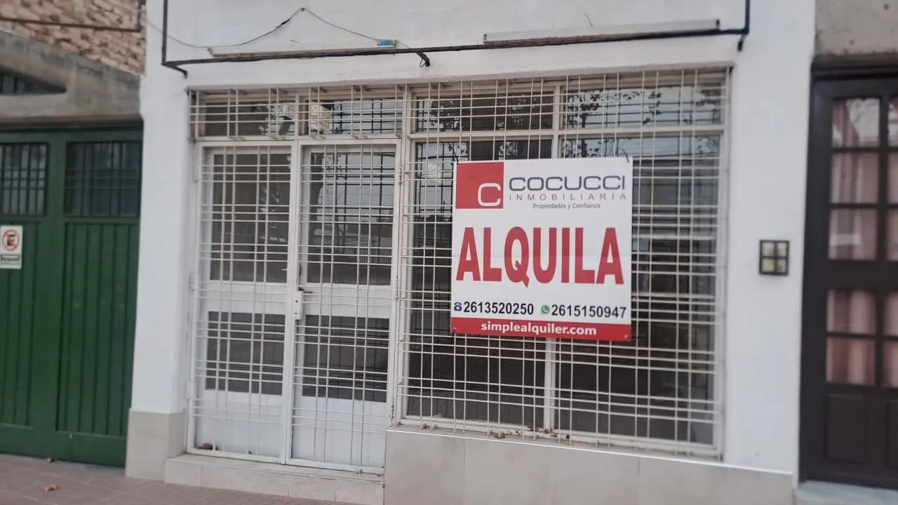 Local Comercial en Cervantes 2140 ( frente a cervecería)