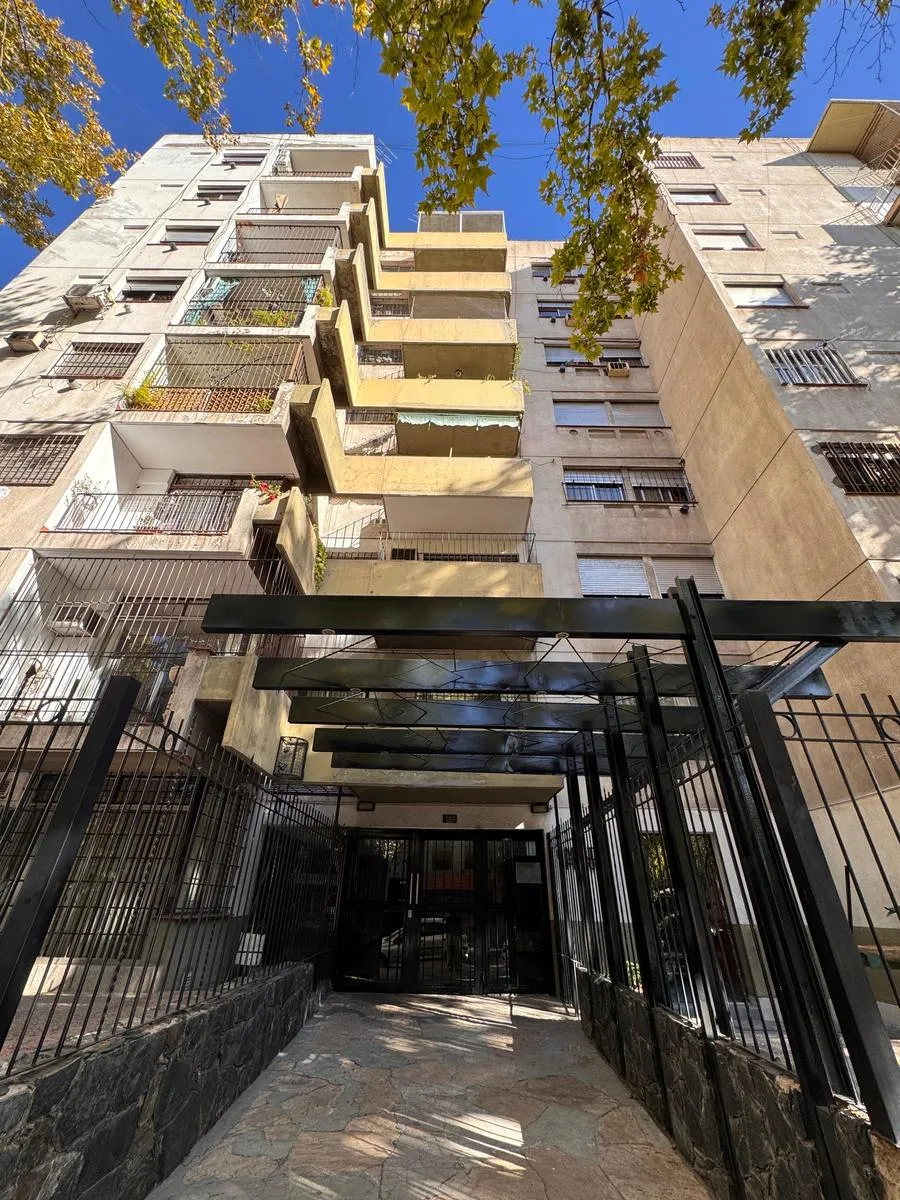 Departamento en Godoy Cruz 580 - Piso 6 Dto C - Ciudad